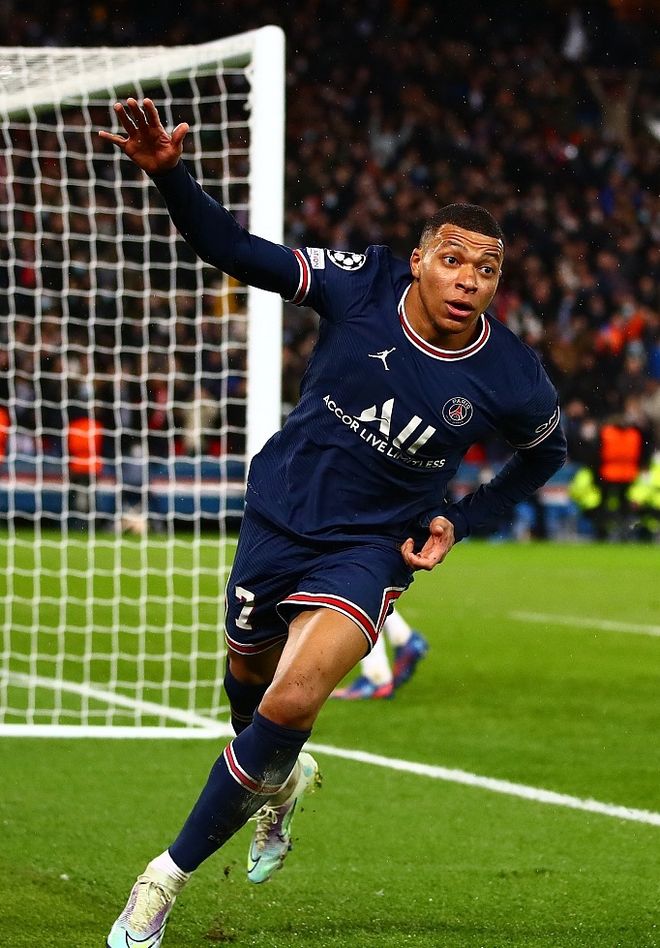 皇家马德里清晨手感冰凉，志在法甲名次提升，气氛紧张，球探报告显示潜力的简单介绍