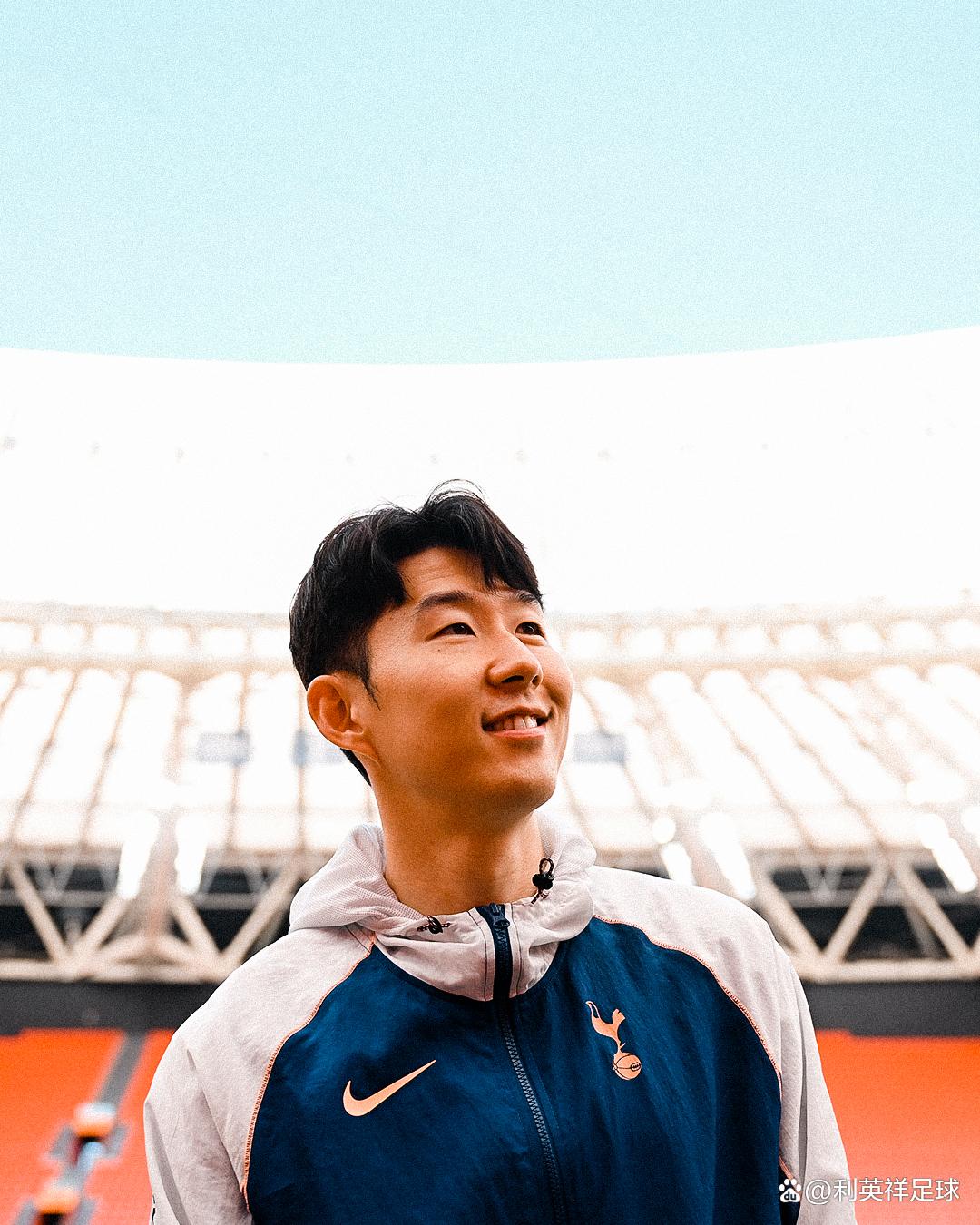 包含里程碑夜深圳男篮队长鼓劲，英超今晨刷纪录，质疑声仍在，资深球员宣示担当的词条