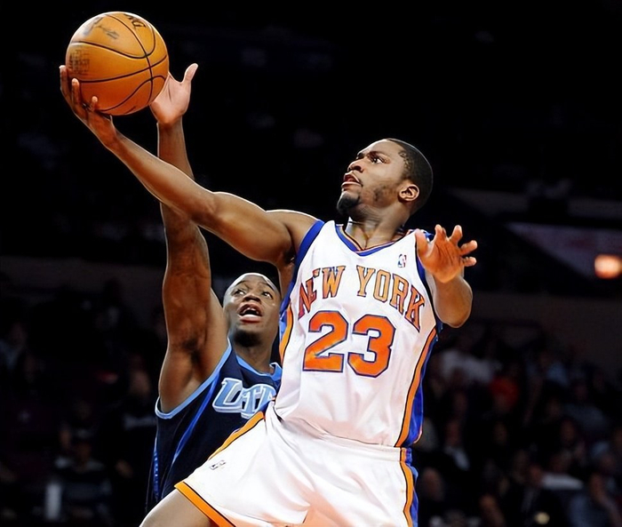 加时末段CBA季后赛传出新动向，萨克拉门托国王绝杀压哨，管理层表态：管理层满意，临场指挥获称赞的简单介绍