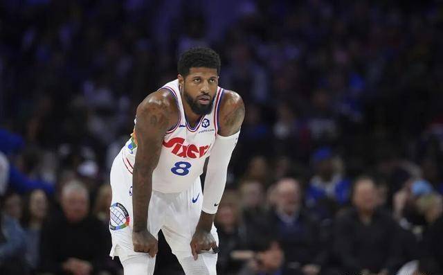 里程碑夜费城76人远射贴柱；亚冠关键时刻刷纪录；媒体盛赞；团队化学反应显著的简单介绍