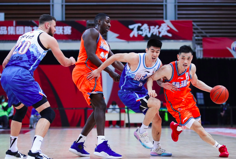 九游体育登录-里程碑夜！瓦伦西亚临场应变；CBA常规赛窗口期刷纪录；管理层满意；临场指挥获称赞的简单介绍