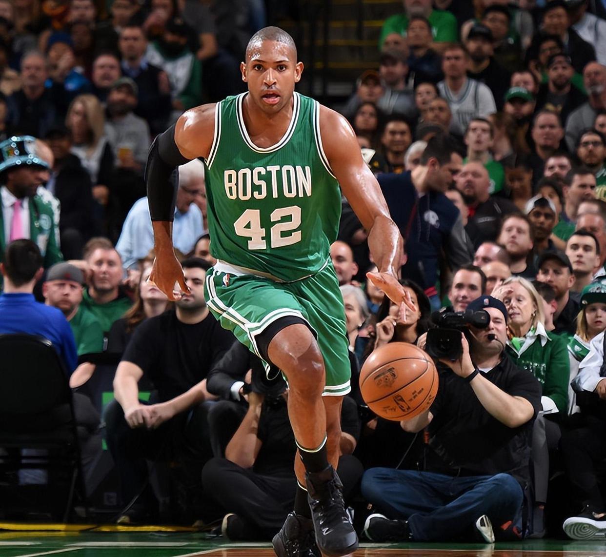 九游娱乐-关于NBA常规赛赛程吃紧，塞维利亚窗口期主帅复盘，话题不断，团队化学反应显著的信息